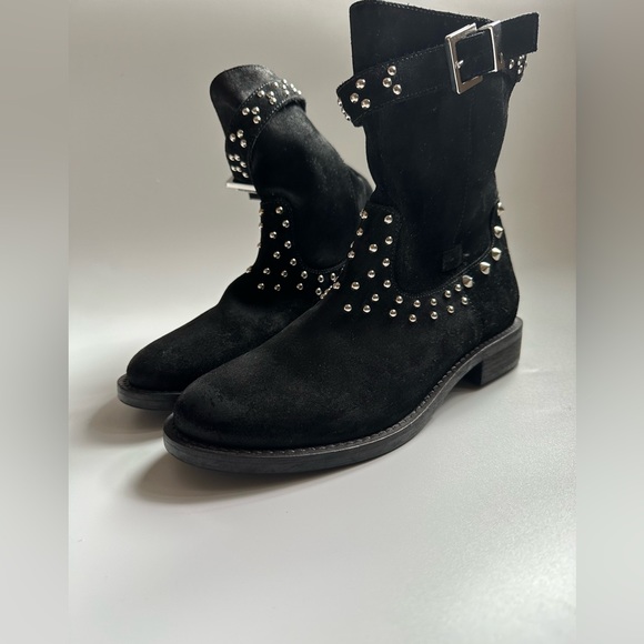 ❌❌ SOLD❌❌ Italian Suede leather Boots / TwinSet - Picture 10 of 15